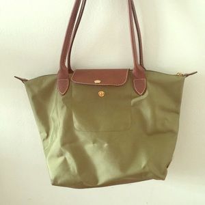 Green medium longchamp purse